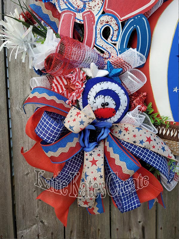 Patriotic 22" Balloon Wreath with USA Sign