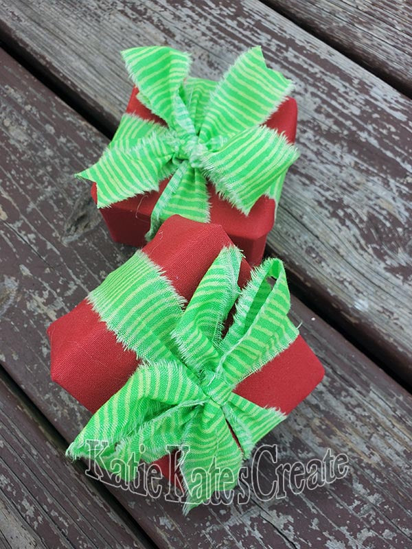 Red Presents with Green Ribbon Wreath / Swag Embellishment