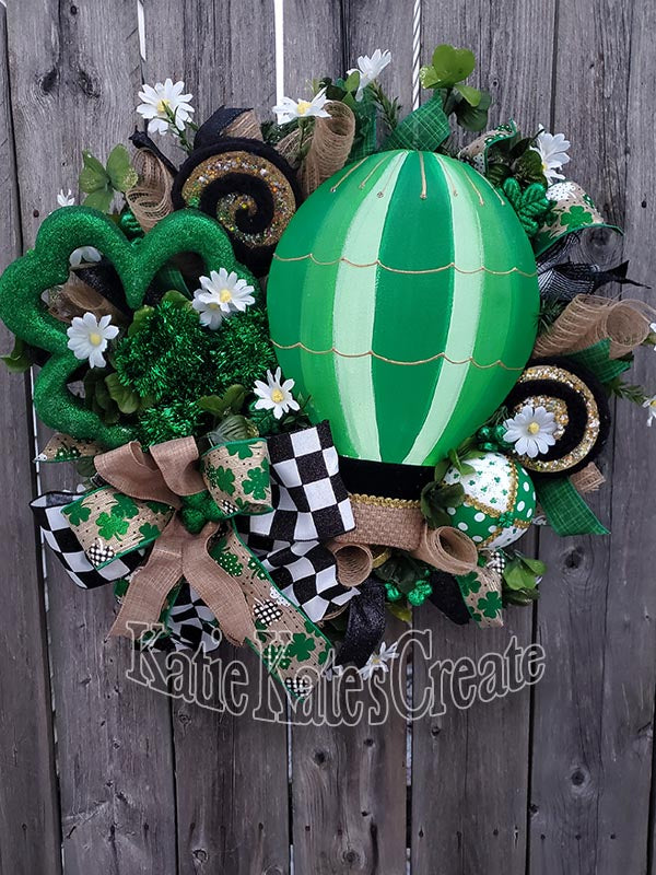 St. Patrick's Day 22" Balloon Wreath