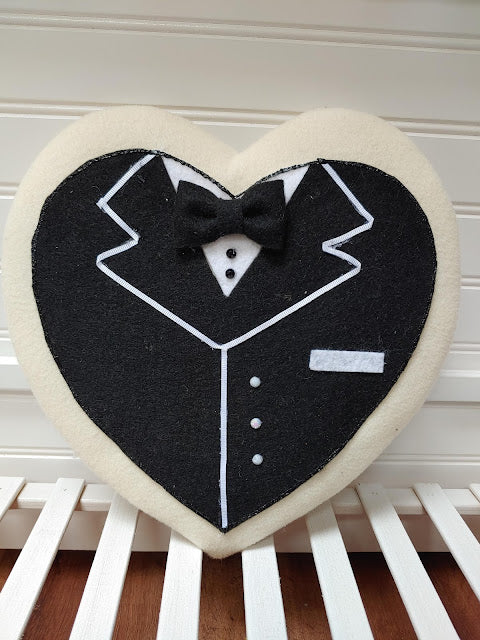 Faux Groom Sugar Cookie Wreath Attachment